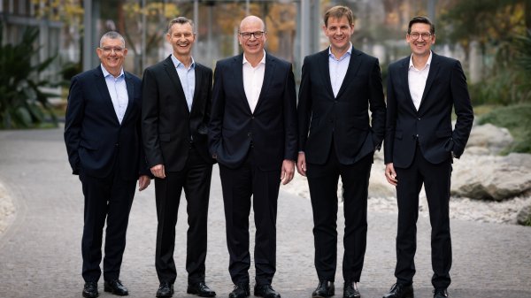 中颖电子：拟向控股股东定向募资不超10亿元 用于数模混合芯片研发及产业化项目等